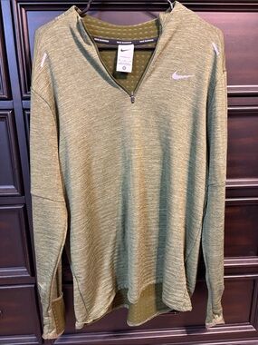 Nike Men's Olive Green Half-Zip Performance Pullover